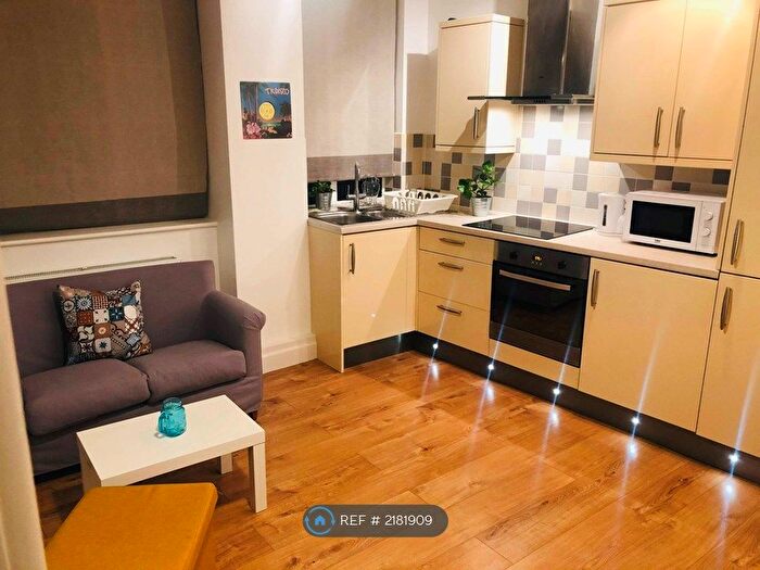 2 Bedroom Flat To Rent In Camden Road, London, NW1