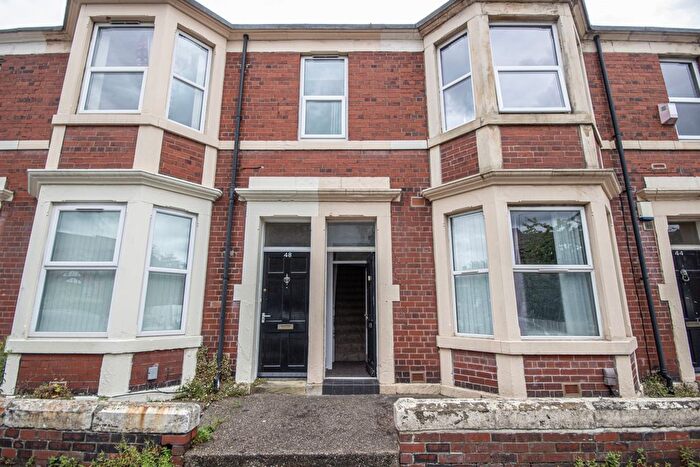 3 Bedroom Flat To Rent In Helmsley Road, Newcastle Upon Tyne, NE2