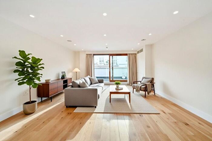 3 Bedroom Flat To Rent In Oval Road, Primrose Hill, London, NW1