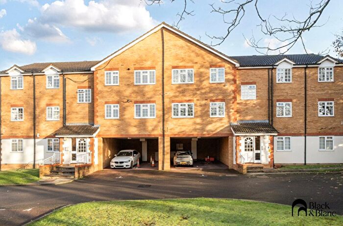 1 Bedroom Flat For Sale In Hanson Close, Beckenham, BR3