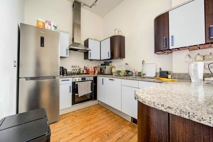 2 Bedroom Flat For Sale In Crowther Close, Fulham Broadway, London, SW6