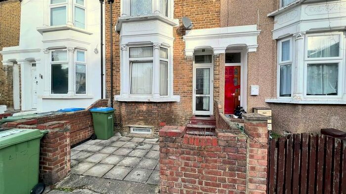 4 Bedroom Terraced House To Rent In Saunders Road, London, SE18