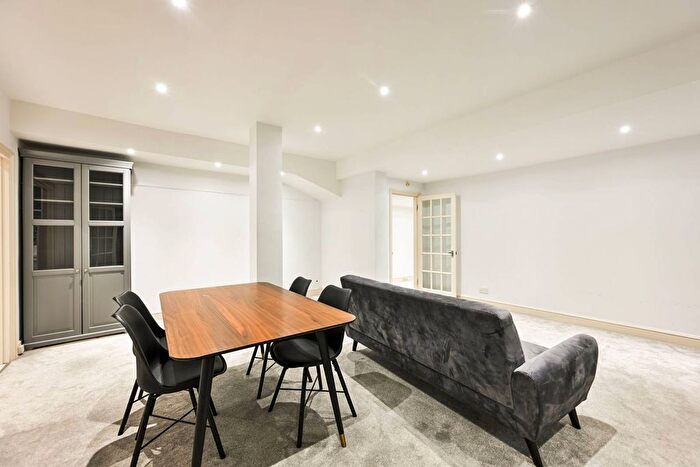 2 Bedroom Flat To Rent In Circus Road, St John's Wood, London, NW8