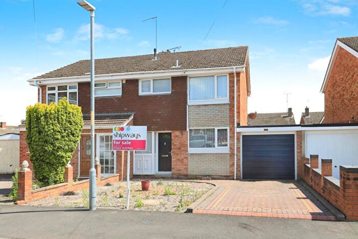 3 Bedroom Semi-Detached House For Sale In Coningsby Drive, Kidderminster, DY11