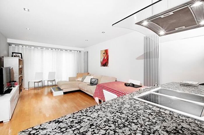 2 Bedroom Apartment To Rent In Ability Place, Millharbour, Canary Wharf, South Quay, London, E14