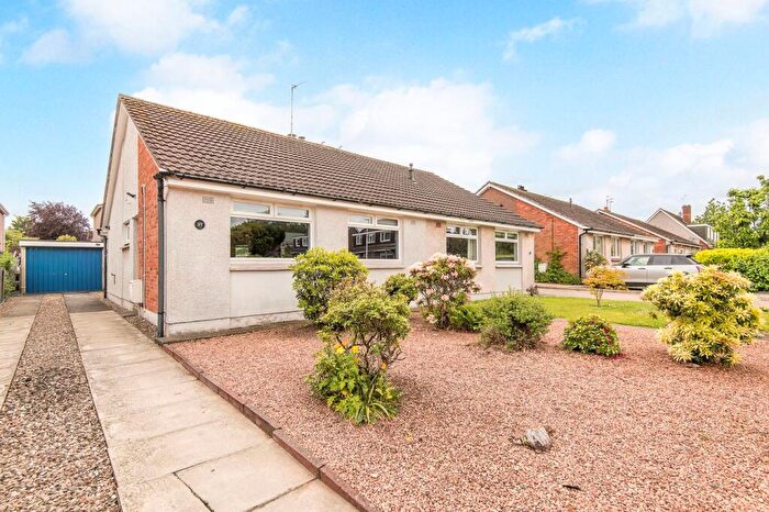 2 Bedroom Semi-Detached Bungalow For Sale In Lawmill Gardens, St Andrews, KY16
