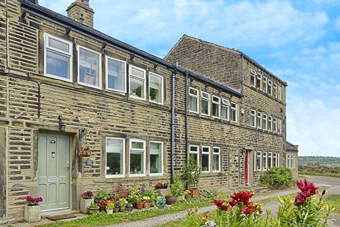 3 Bedroom Terraced House For Sale In Chandler Lane, Honley, Holmfirth, HD9