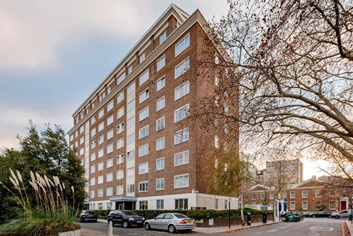 2 Bedroom Flat For Sale In St. Mary Abbots Terrace, Kensington, W14