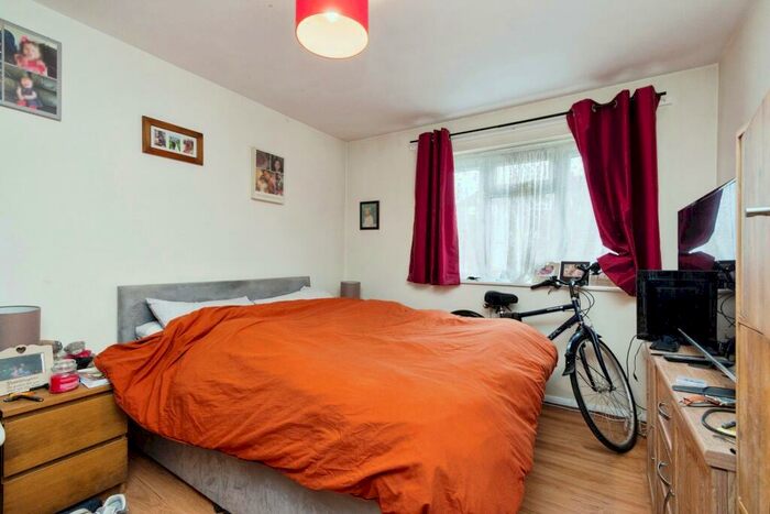 1 Bedroom Flat For Sale In Eaton Road, Sutton, SM2