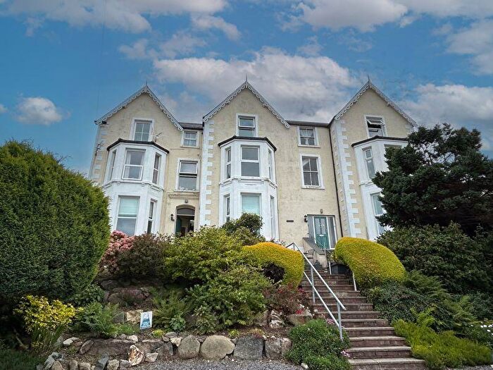1 Bedroom Flat For Sale In Fernbrook Road, Penmaenmawr, LL34