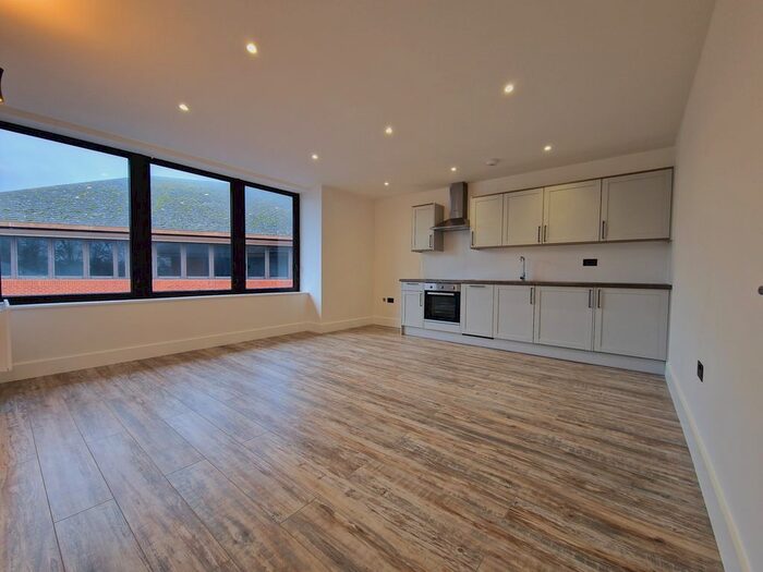 1 Bedroom Flat To Rent In Clarence Street, Swindon, SN1