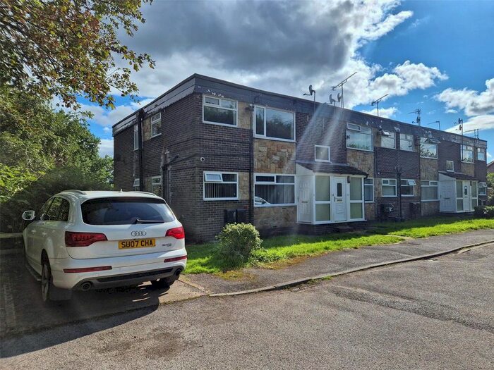 2 Bedroom Flat To Rent In Alwoodley Court Gardens, Leeds, West Yorkshire, LS17