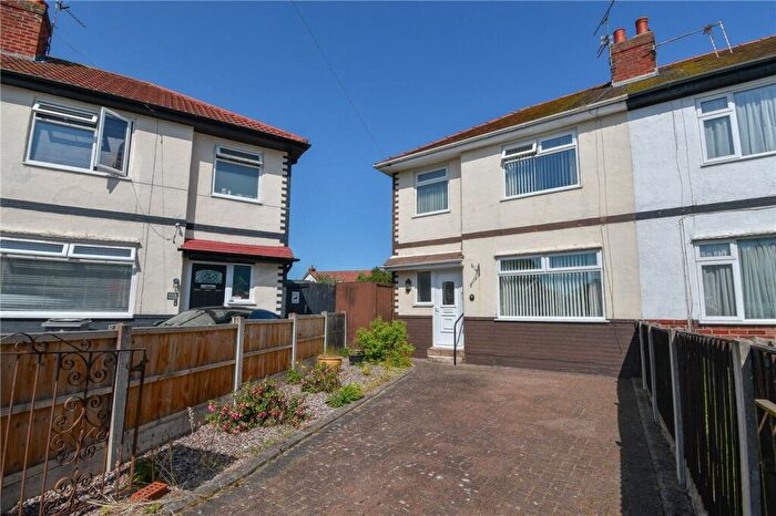 3 Bedroom Semi-Detached House For Sale In Inglewood Avenue, Moreton, Wirral, CH46