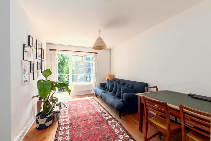 2 Bedroom Flat To Rent In Queen Elizabeths Close, London, N16