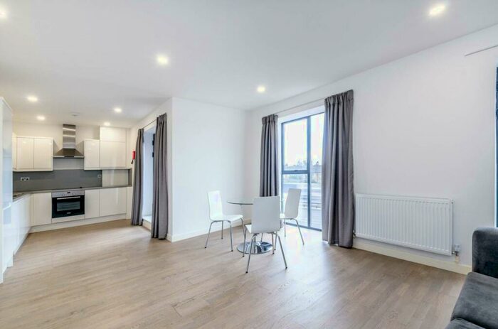 1 Bedroom Flat To Rent In Butchers Road, Canning Town, London, E16