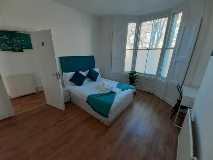 5 Bedroom Terraced House To Rent In Bancroft Road, Stepney Green, Whitechapel, Mile End, E1