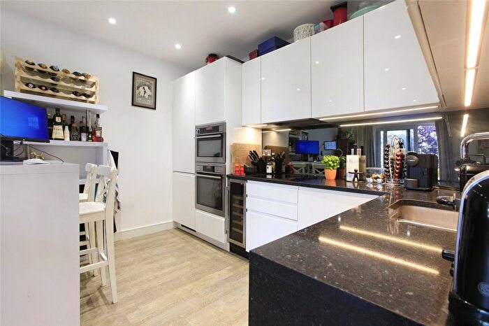 1 Bedroom Flat For Sale In Collet House, Wandsworth Road, SW8