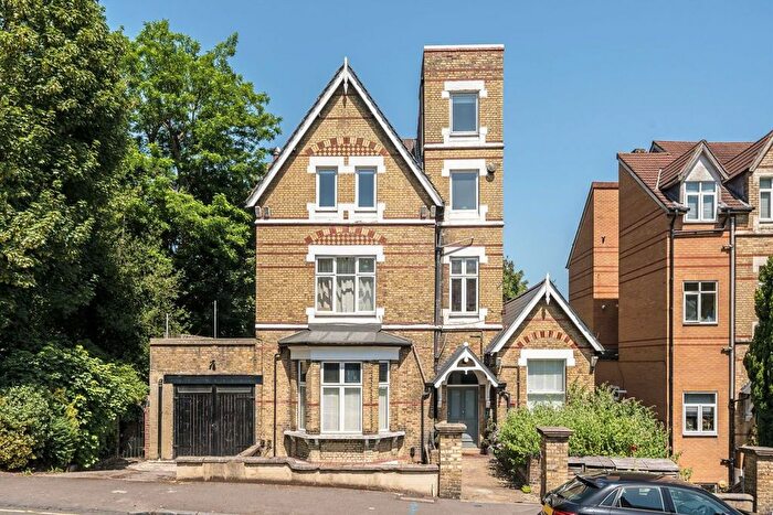 3 Bedroom Flat For Sale In Crystal Palace Park Road, Crystal Palace, SE26