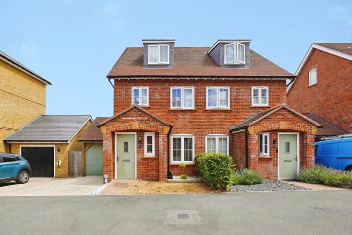 3 Bedroom Semi-Detached House For Sale In Caldecott Road, Allington, Maidstone, Kent, ME16