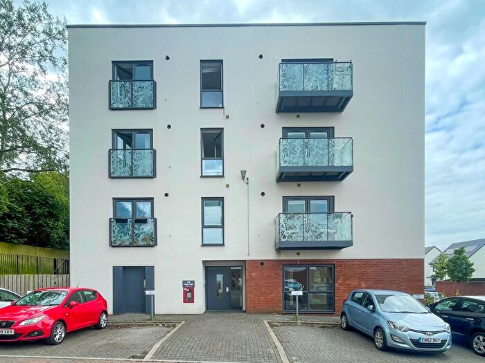 2 Bedroom Flat To Rent In Oakhill Drive, Bedminster, Bristol, BS3