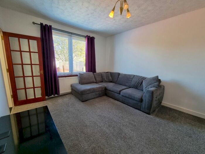 1 Bedroom Flat To Rent In Tullos Crescent, Torry, Aberdeen, AB11