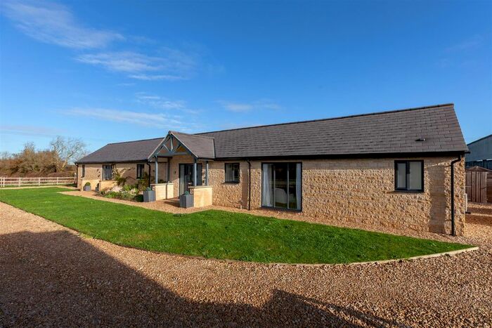 4 Bedroom Detached Bungalow For Sale In Cricklade, Swindon, SN6