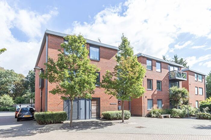 1 Bedroom Flat To Rent In Union Lane, Isleworth, TW7