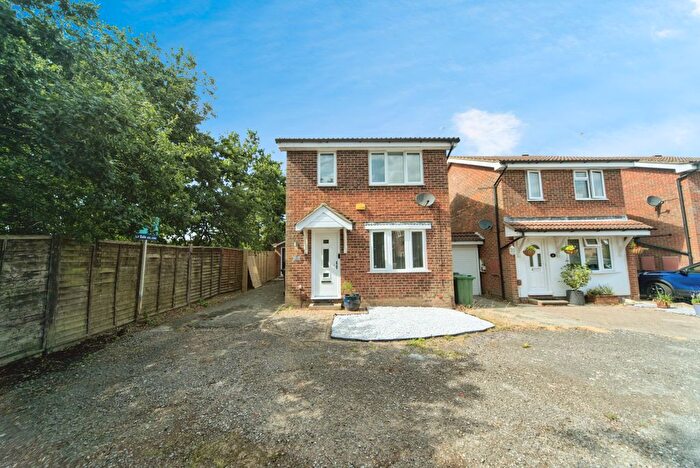 2 Bedroom Detached House For Sale In Windsor Close, Eastbourne, BN23