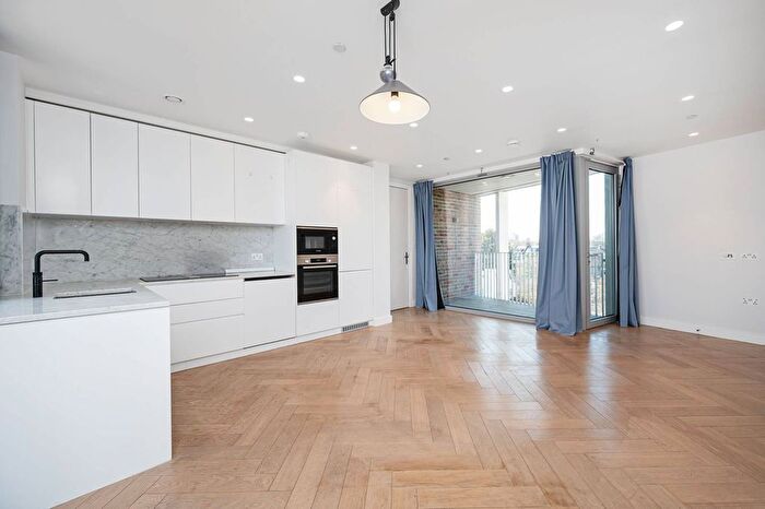 1 Bedroom Flat To Rent In Mapple Path, Hackney Downs, London, E5