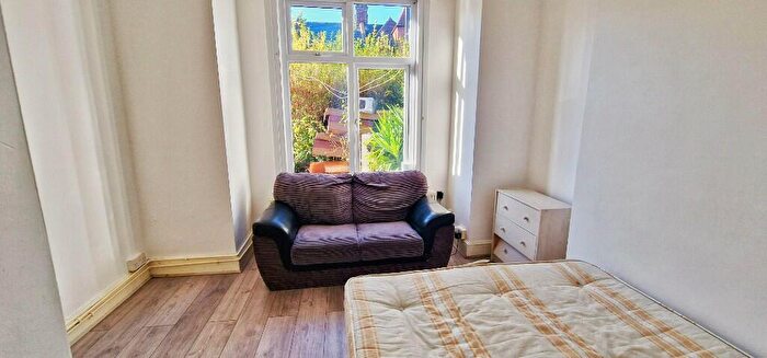 2 Bedroom Flat To Rent In Vincent Road, London, N22