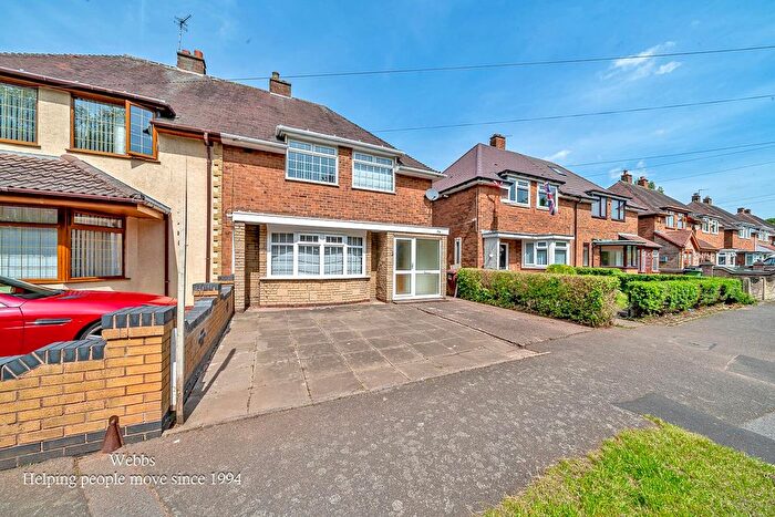 3 Bedroom Semi-Detached House For Sale In Hawbush Road, Walsall, WS3