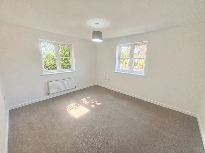 2 Bedroom Flat To Rent In Gelli Rhedyn, Fforestfach, Swansea, SA5