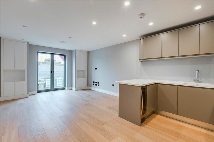 2 Bedroom Flat To Rent In Madison Apartments, Wyfold Road, SW6