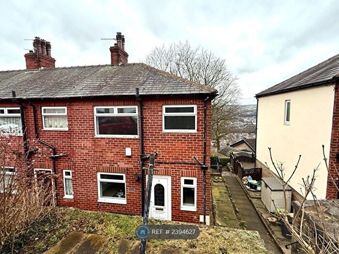 3 Bedroom Semi-Detached House To Rent In Plane Tree Nest, Halifax, HX2