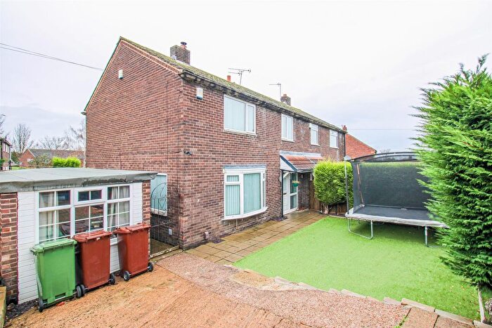 4 Bedroom Semi Detached House For Sale In Sunny Bank, Normanton, WF6