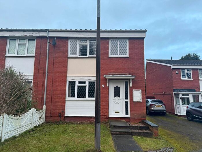 3 Bedroom Semi-Detached House To Rent In Sholing Close, Pendeford, WV8