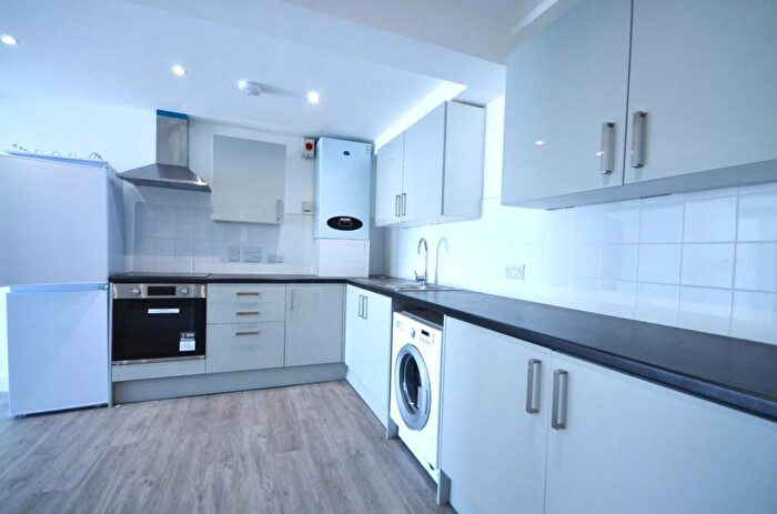 2 Bedroom Flat To Rent In St George House, Bellegrove Road, Welling, DA16