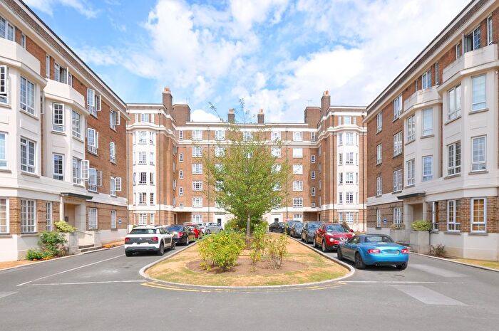 2 Bedroom Flat To Rent In Cambray Place, Cheltenham, GL50
