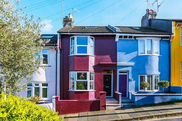 3 Bedroom Terraced House For Sale In Lynton Street, Brighton, BN2