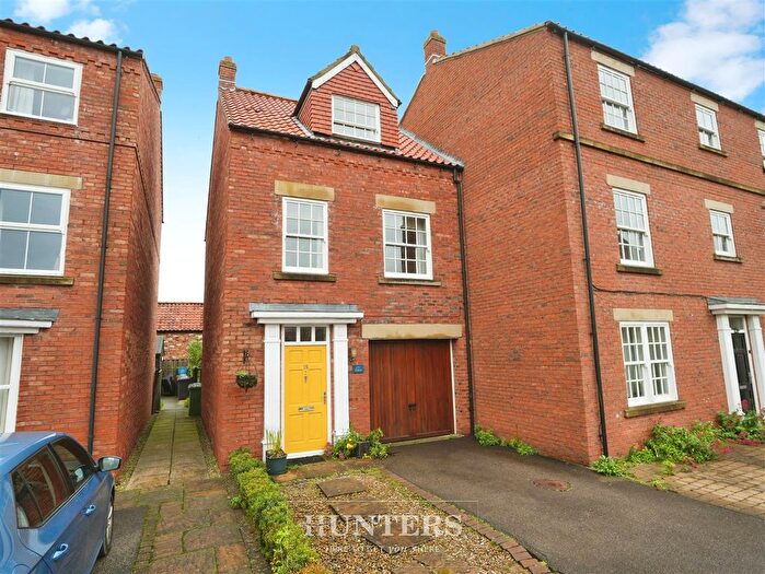 3 Bedroom Town House For Sale In Wilkinsons Court, Easingwold, York, YO61