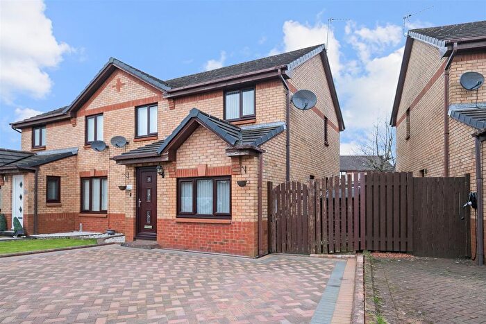 4 Bedroom Semi Detached House For Sale In Kingfisher Drive, Glasgow, G13