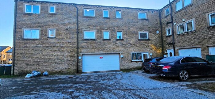 2 Bedroom Flat For Sale In Old Clock Mill Court, Denholme, Bradford, BD13