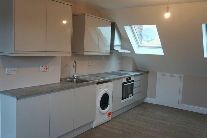 Studio To Rent In Kingston Road, New Malden, KT3