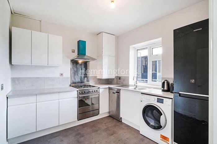 4 Bedroom Flat To Rent In Catherwood Court, Murray Grove, London, N1