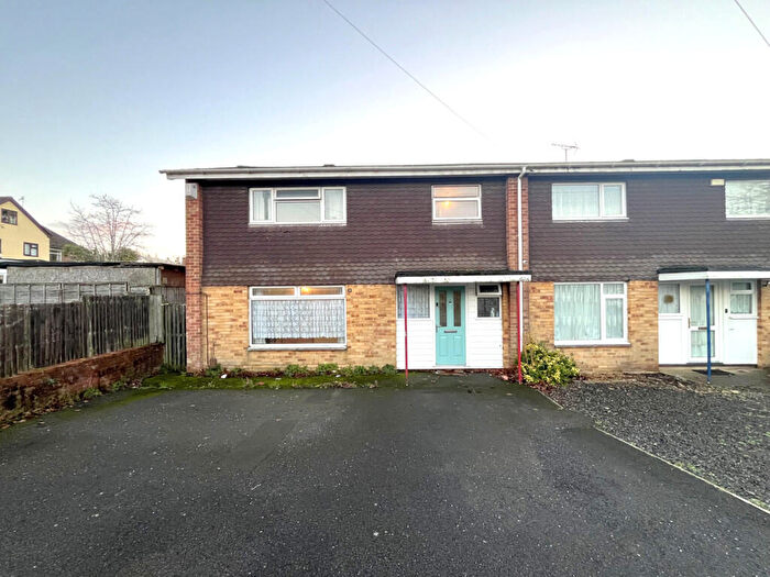 4 Bedroom End Of Terrace House For Sale In Dale Valley Road, Oakdale, BH15