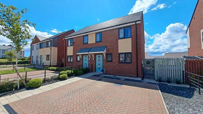 3 Bedroom Semi-Detached House For Sale In Whitehouse Road, The Rise, Newcastle Upon Tyne, NE15