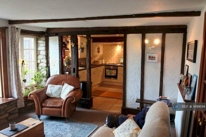 2 Bedroom Flat To Rent In Gloucester Street, Malmesbury, SN16