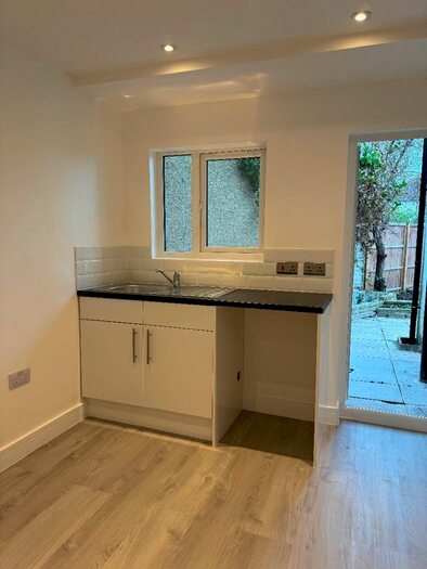 Studio To Rent In Willow Road, Enfield, EN1
