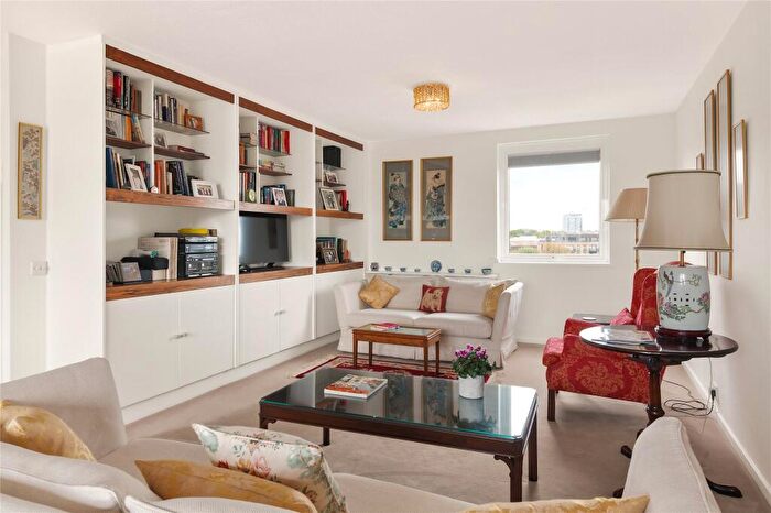 3 Bedroom Flat For Sale In Valiant House, Vicarage Crescent, London, SW11