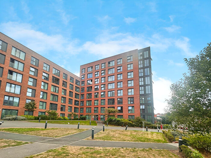 2 Bedroom Flat To Rent In Windmill Street, B1